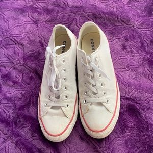 White Woman’s low cut Converse All Star size 9.5